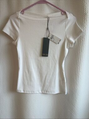 TRUTH White Ribbed Short Sleeve Scoop Neck Top